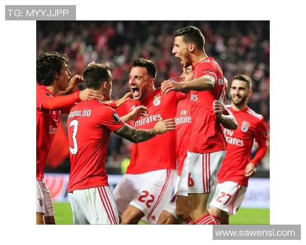 卡拉巴赫与希腊竞技的激烈对决揭示了足球战术的魅力与团队精神