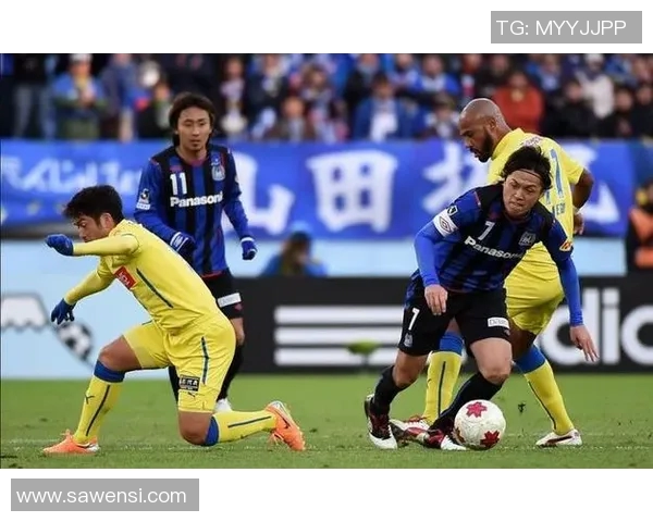 福岗黄峰在激烈对决中迎战琉球球队展现出强大实力与团队默契